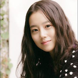 文彩元(문채원,Moon Chae Won)